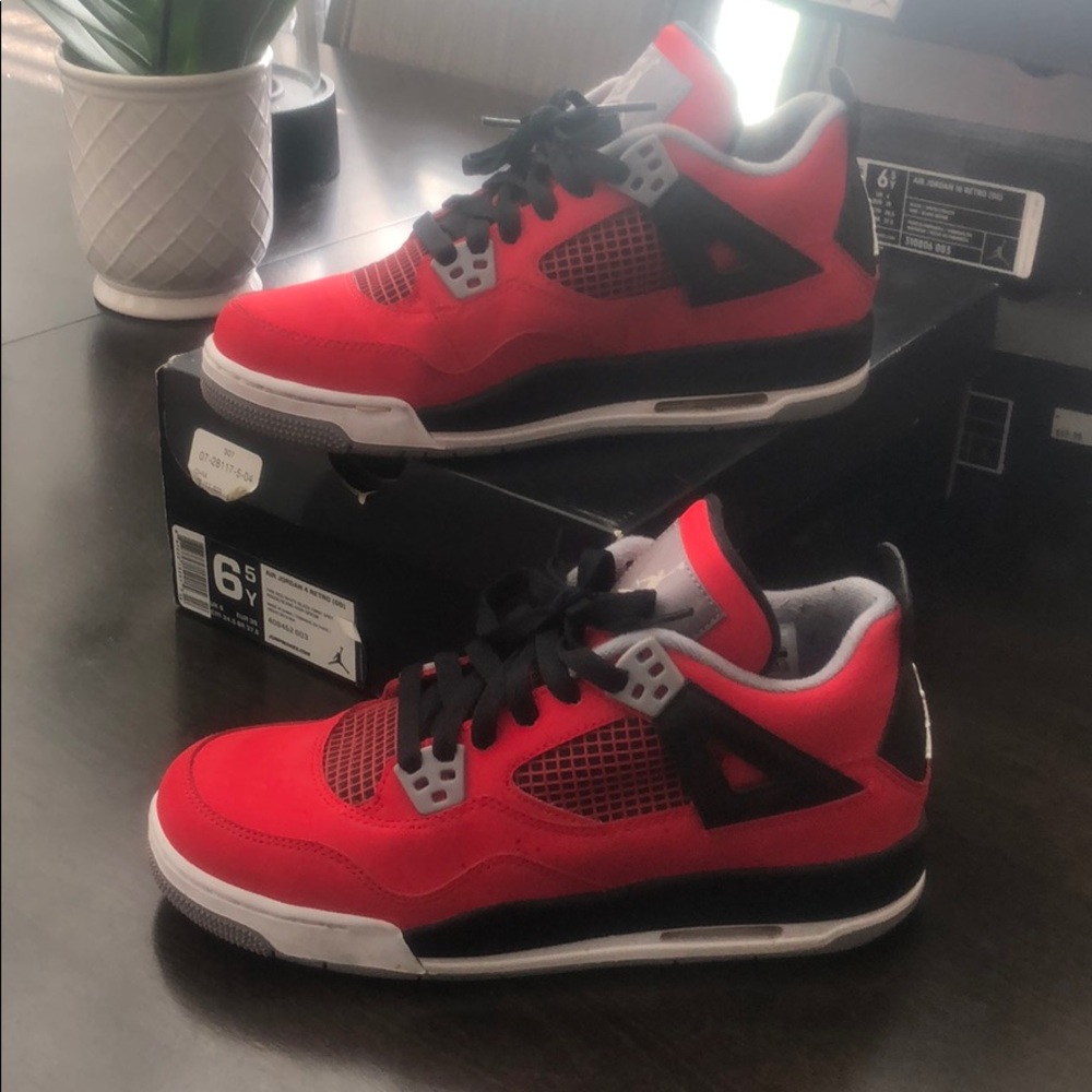 Jordan Torro Retro 4s size 6.5